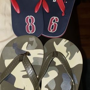 kids flip flops.
